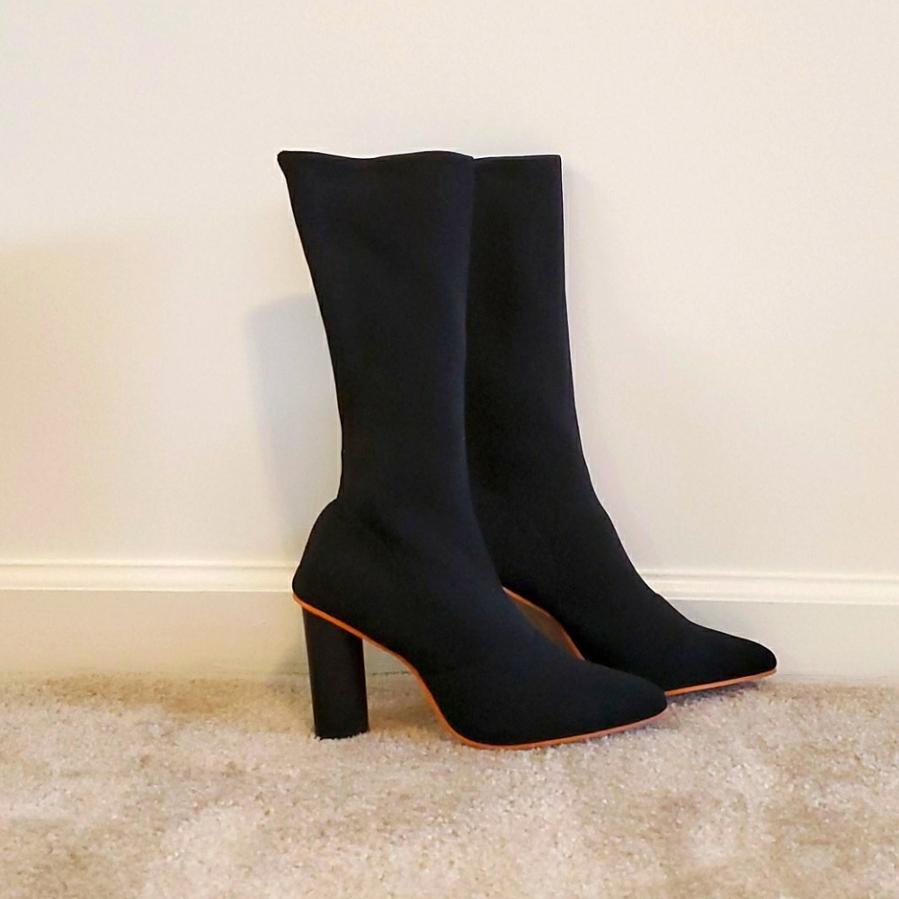 Fitted ribbed sock booties